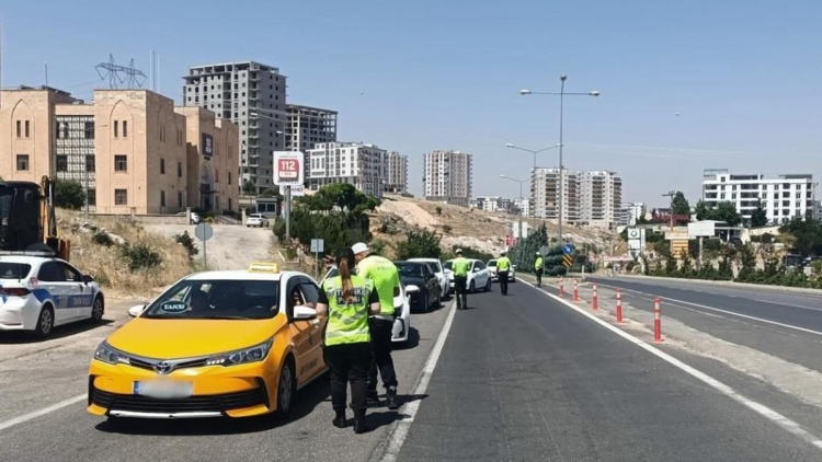 Mardin'de trafik uygulamalarında 2 bin 98 araç sürücüsüne ceza